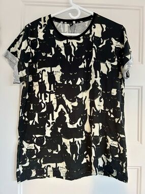 Black & White Cat-Print Short Sleeve Tee